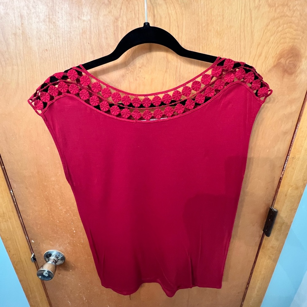 LOFT Detailed Sleeveless Top